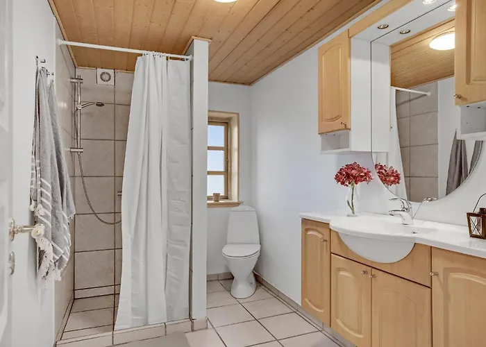 Дом отдыха 3 Bedroom Stunning In *